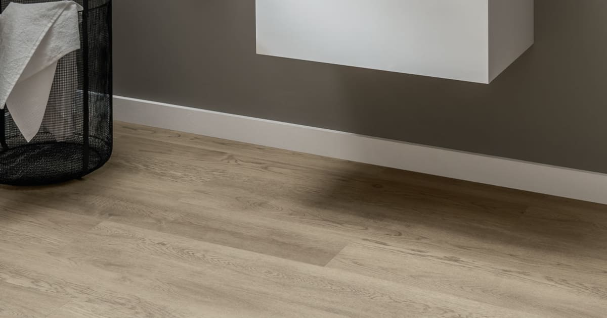 Nimbus Oak SB5W3075: Click Luxury Vinyl tiles from the Amtico